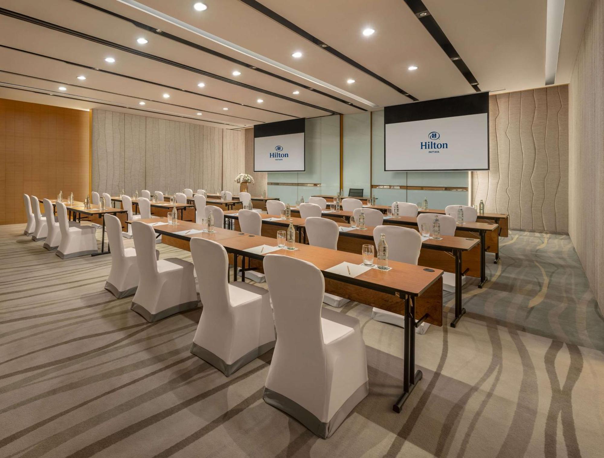 Отель Hilton Паттайя Экстерьер фото Meeting room